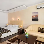 Хотел Elpida 4*