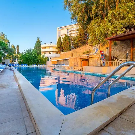 Hotel Elpida 4*