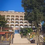 Elpida Hotel