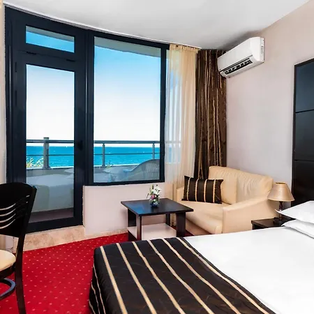 Elpida Hotel 4*