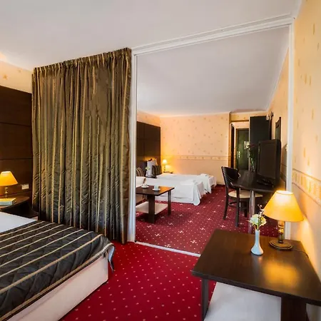 Elpida Hotel